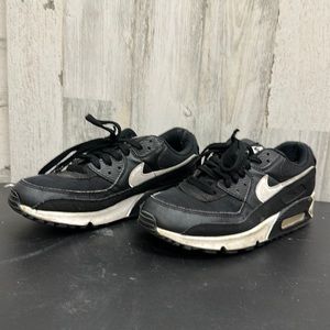 Women’s Black Nike air max Size 9